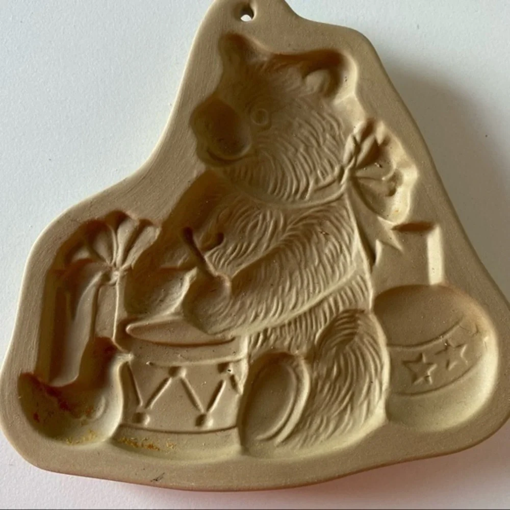 Vintage Brown Bag Cookie Art Ceramic Teddy Bear cookie Mold NEW
